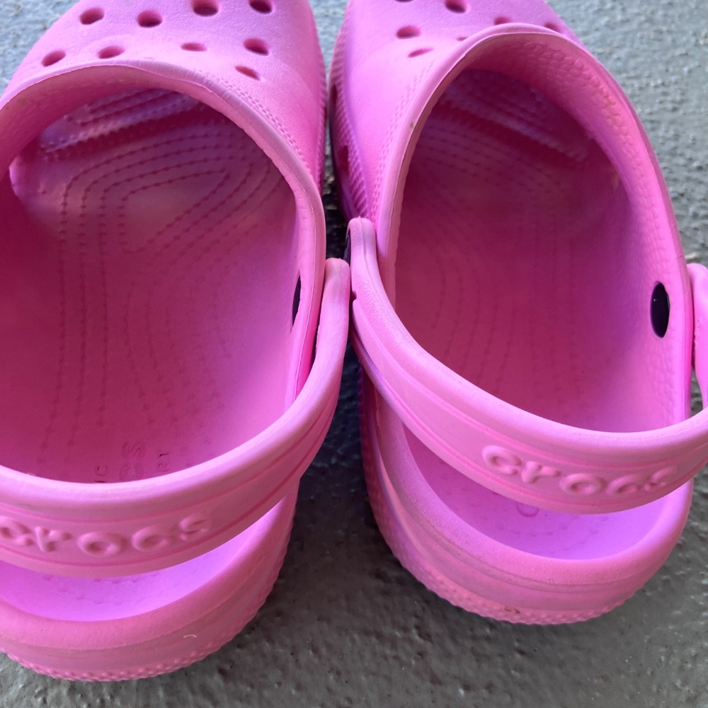 Girls size 12 pink Crocs - Picture 2 of 3